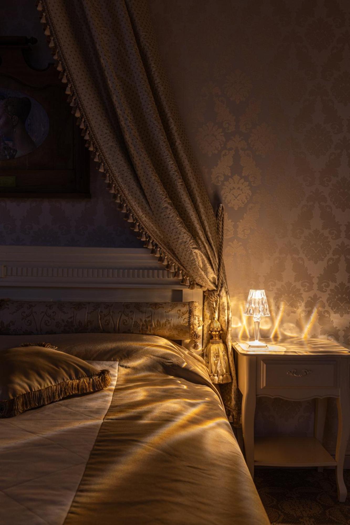 Отель Malpils Manor Экстерьер фото